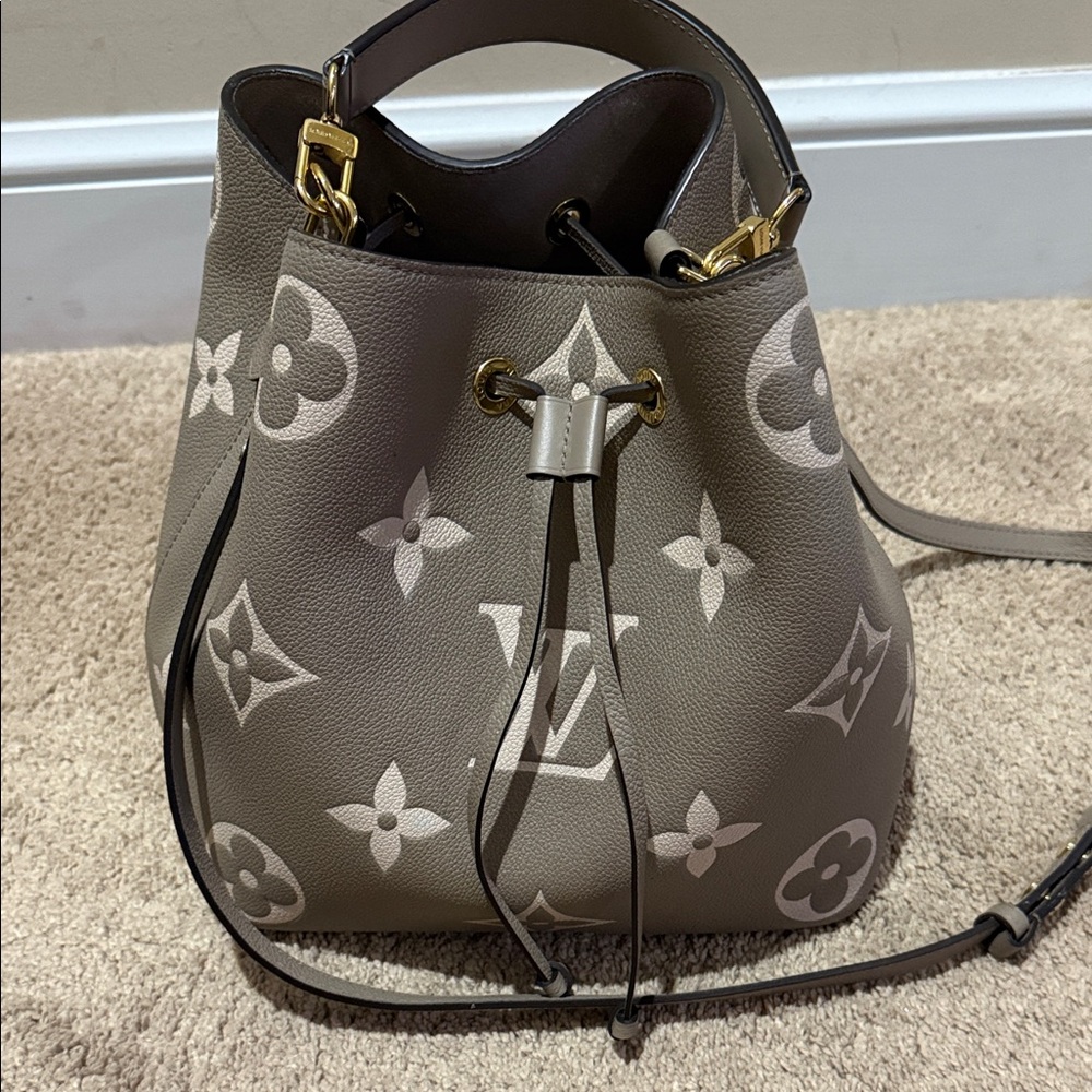 Louis Vuitton Neo Noe MM Taupe Monogram Shoulder Bag